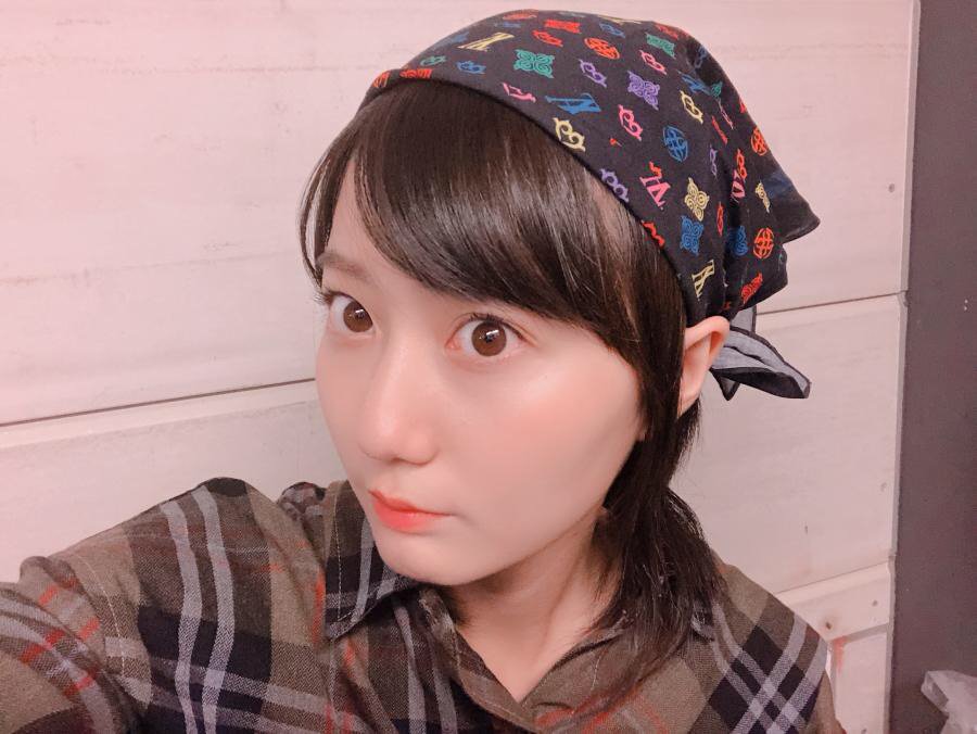 新井 愛瞳 Pa Twitter Az のバンダナ 関根はんにアレンジ教えてもらうとして バンダナってとりあえず三角巾みたくしたくなる T Co Kwyfwf0wul Uugirl アプガ Araimanami 新井愛瞳 Cheerz