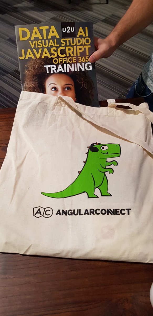 U2U in da house! <a href="/AngularConnect/">AngularConnect</a> Have a look at our brochure in your goodie bag or check our website for more info on our awesome courses! u2u.be/calendar