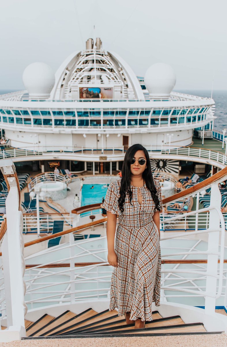 Wondering what to wear on a cruise holiday ? Check out my packing guide bit.ly/2RBQ1js @PrincessCruises #DiscoverWithPrincess #ComeBackNew #packingguide #LuxuryTravel #luxurylifestyle