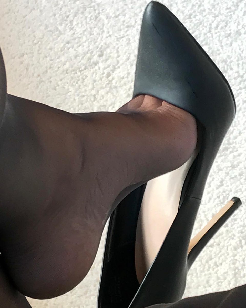 Ebony dangling heels