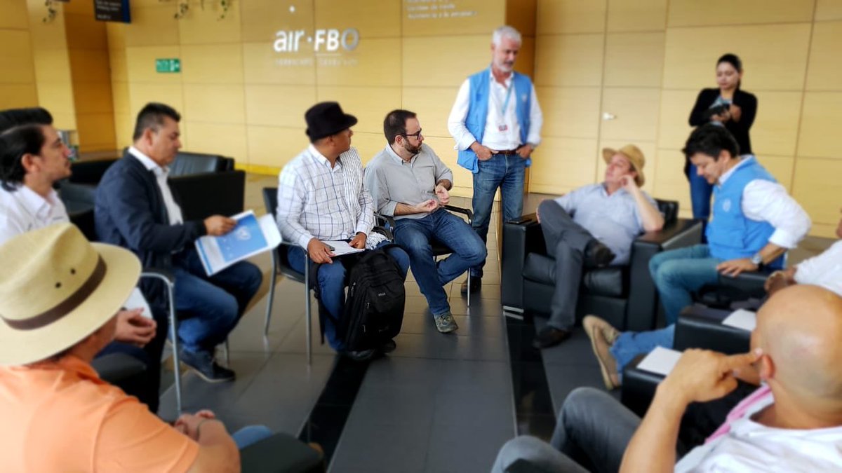 MisionONUCol's tweet photo. Diputados de la Comisión de Paz y Derechos Humanos de la Asamblea Departamental de Antioquia, a esta hora en encuentro con @MisionONUCol y Farc previo a visita al #ETCR de Llano Grande, en Dabeiba. 🙌🕊 https://t.co/UwQvk7NHfr