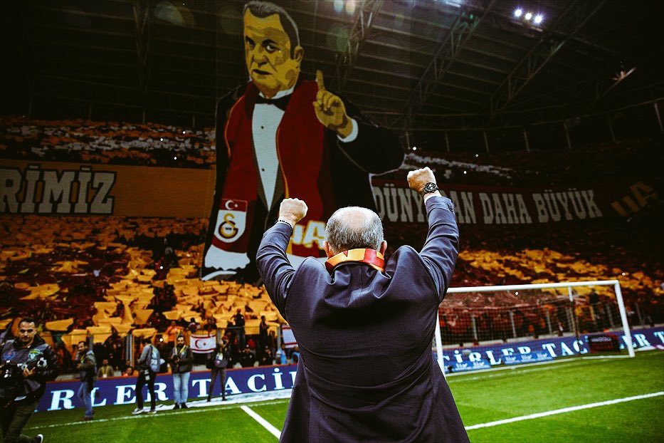 Korkun...
Galatasaray'dan daha korkutucu bir şey varsa o da Kenetlenmiş bir Galatasaray'dır! #KenetlenBaşkaGALATASARAYyok