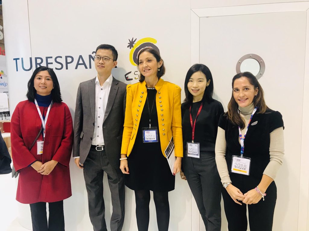 CtripSpain's tweet photo. AsiaLink Spain presente en la World Travel Market 2018 celebrada en Londres. Foto con el equipo de Ctrip y con la Ministra de Industria, Comercio y Turismo del Gobierno de España, Reyes Maroto. #WTM2018 https://t.co/THp3E3OrtI