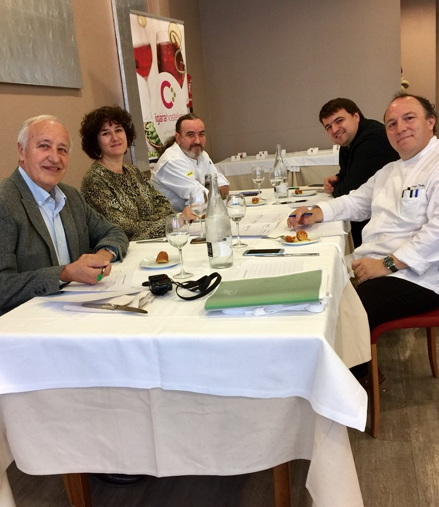Jurado en marcha!! Primera <a href="/semanacroqueta/">Semanadelacroqueta</a> en Gipuzkoa. Suerte a los finalistas!! <a href="/diariovasco/">El Diario Vasco</a> <a href="/HarinasUrdanoz/">Harinas Urdánoz</a> #semanacroquetagipuzkoa