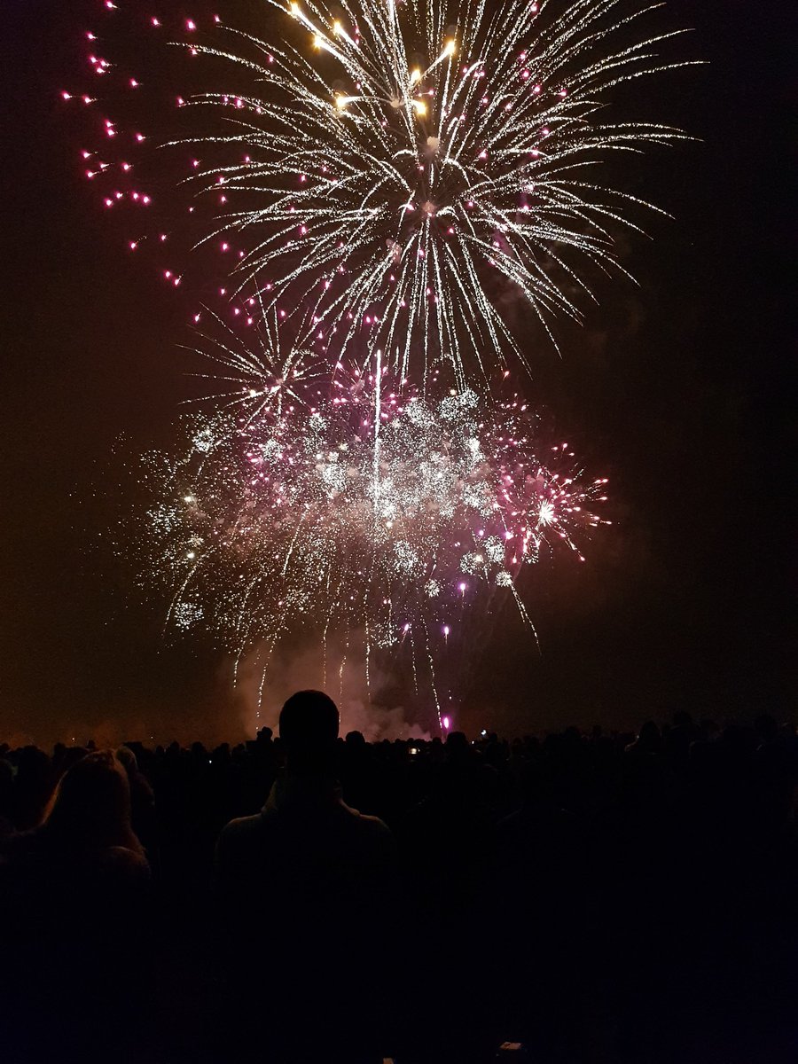 Amazing bonfire and fireworks at Heaton Park last night! Great way to spend a Monday evening #BonfireNight