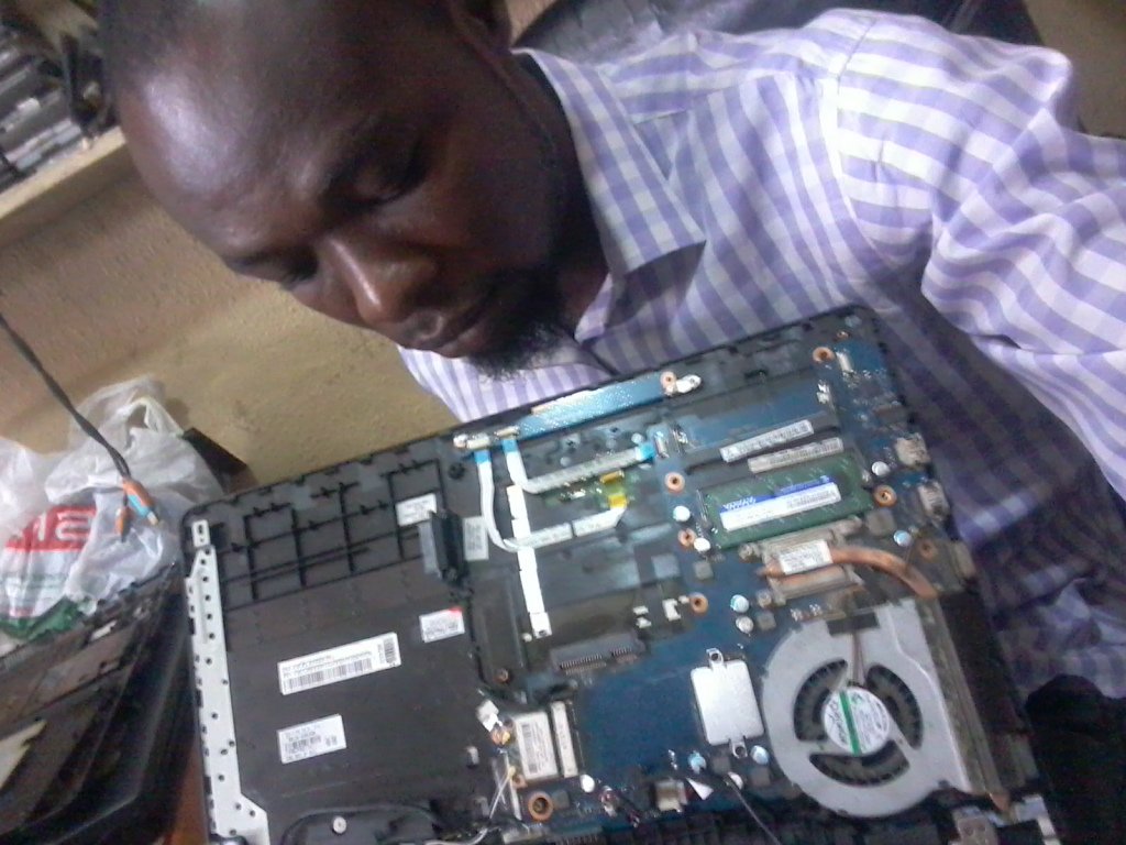 ChibuzoNwufo's tweet photo. MASTERLINK TECHNOLOGY OFFICE IS OPEN MONDAY-SATURDAY…. 8.00AM TO 6.30PM!! REPAIR LAPTOPS &amp;SALES WITH PARTS&amp; ACCESSORIES AT COMPUTER VILLAGE IKEJA LAGOS NIGERIA. Whatsapp or Call 07032397227 FOR OUR EXECLLENT SERVICE OFFER https://t.co/MJuv1uh19y https://t.co/eUBwN9AzXR