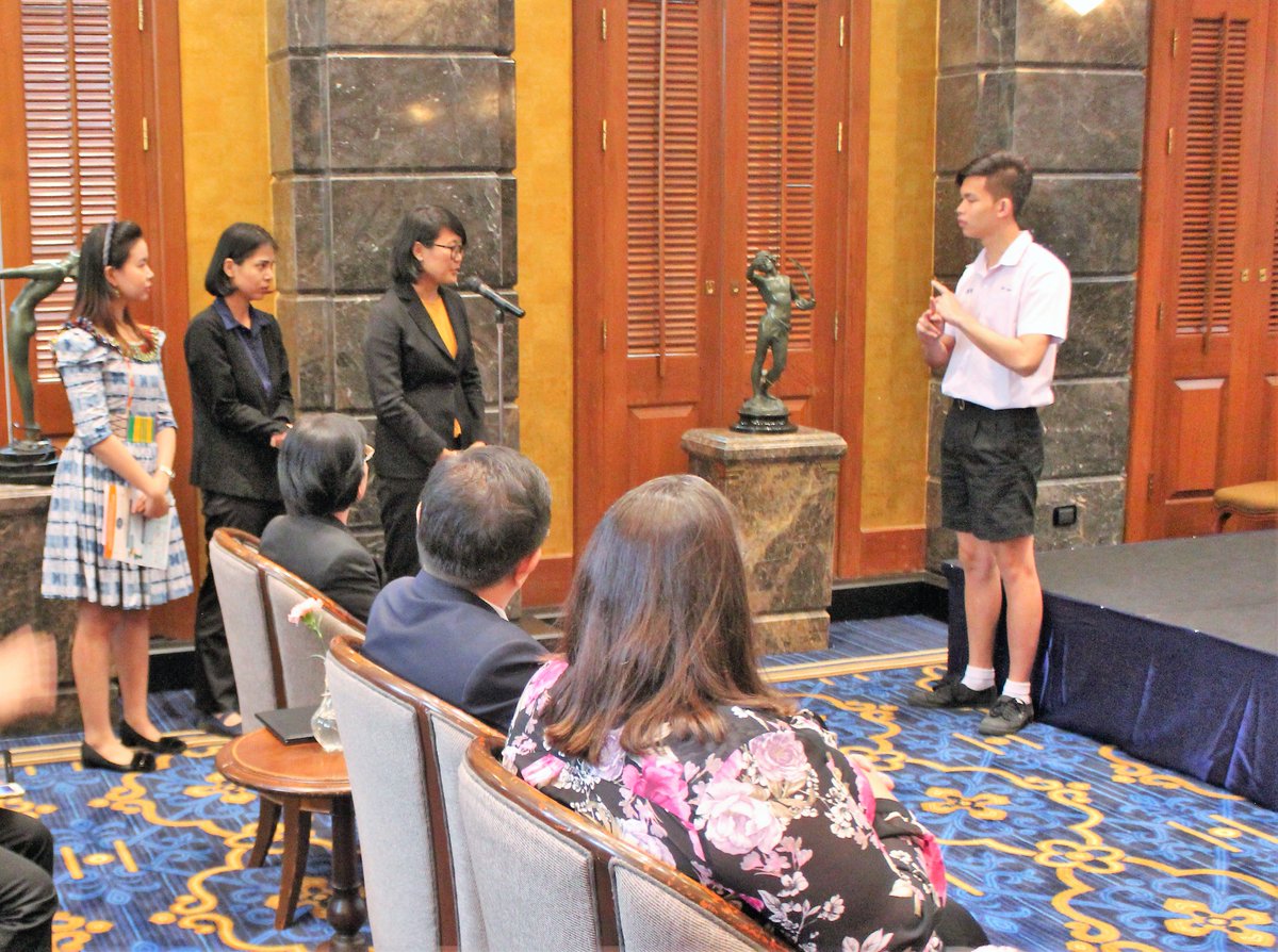 Unfpa_Thailand's tweet photo. @suazo_marcela & partners from @PPATFANCLUB @MahidolU & TRIP are listening to #Voices of #YouthwithDisabilities on their aspiration to fully participate in society and realize their dream & potentials #rightsfordisables #ASRH https://t.co/AhsdY4gS2x