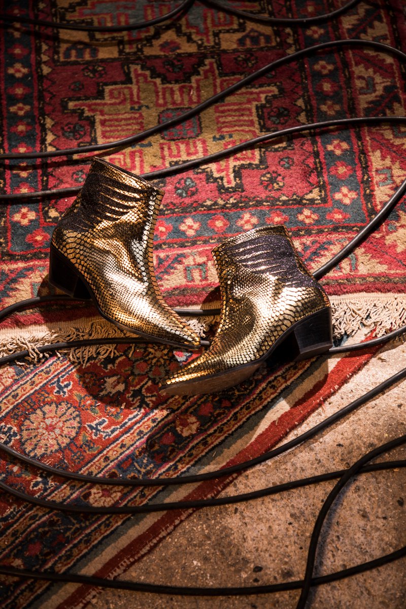 Iconiques by La Brand Boutique avec <a href="/Dressingleeloo/">Leeloo</a> 
<a href="/pblanchet_paris/">Patricia Blanchet</a> @sessunOfficiel @ikks616 <a href="/AmVintage/">hjj</a> ... 6 marques cultes de la mode française vous présentent leur pièce iconique en exclusivité pour La Brand Boutique sur <a href="/LaRedouteFr/">La Redoute</a> !
laredoute.fr/les-iconiques-…