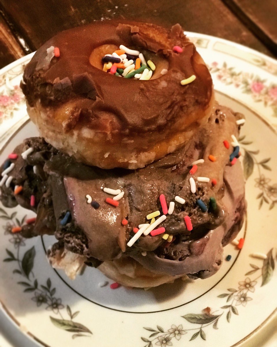 Rise and shine and bring on the Chocolate!! 😍🍫♥️ We're in love with our donut mountains! 💜🍦
•
#donuts #delicious #dessert #icecream #love #sweet #yummy #dessertporn #nomnom #miami
