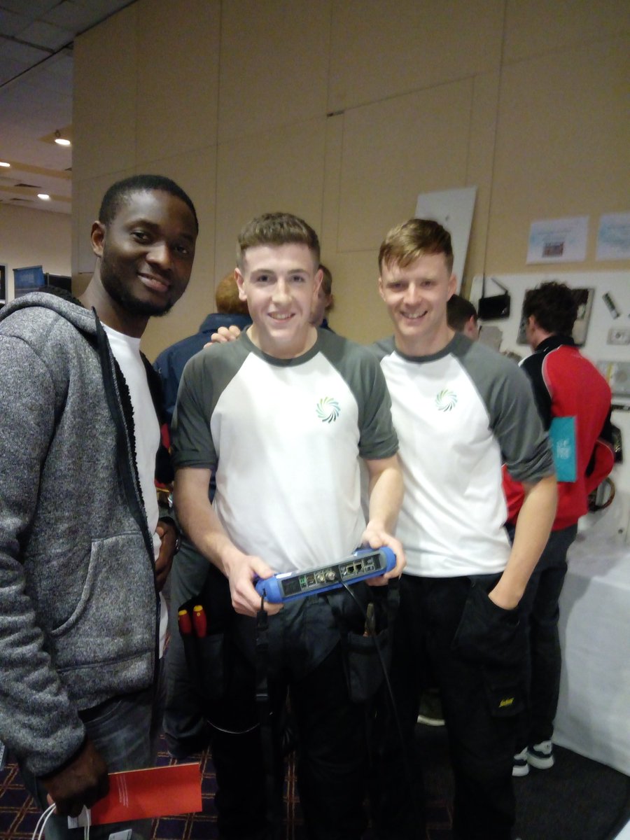 fet_nenagh's tweet image. #TETB #apprentices &amp;amp; instructor giving demo on the #ElectronicSecuritySystems #apprenticeships
