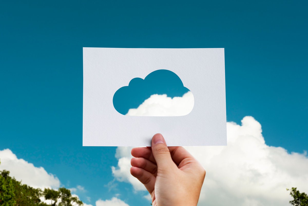 ScanSnapIt's tweet photo. Il futuro è digitale. Ecco perché #ScanSnap Cloud permette agli utenti di scansionare direttamente su cloud, premendo solo un pulsante. Organizza i tuoi documenti: #smartscanning #cloud #automation #documentmanagement https://t.co/BxuRvpiJWR https://t.co/yoLBBfTAAa