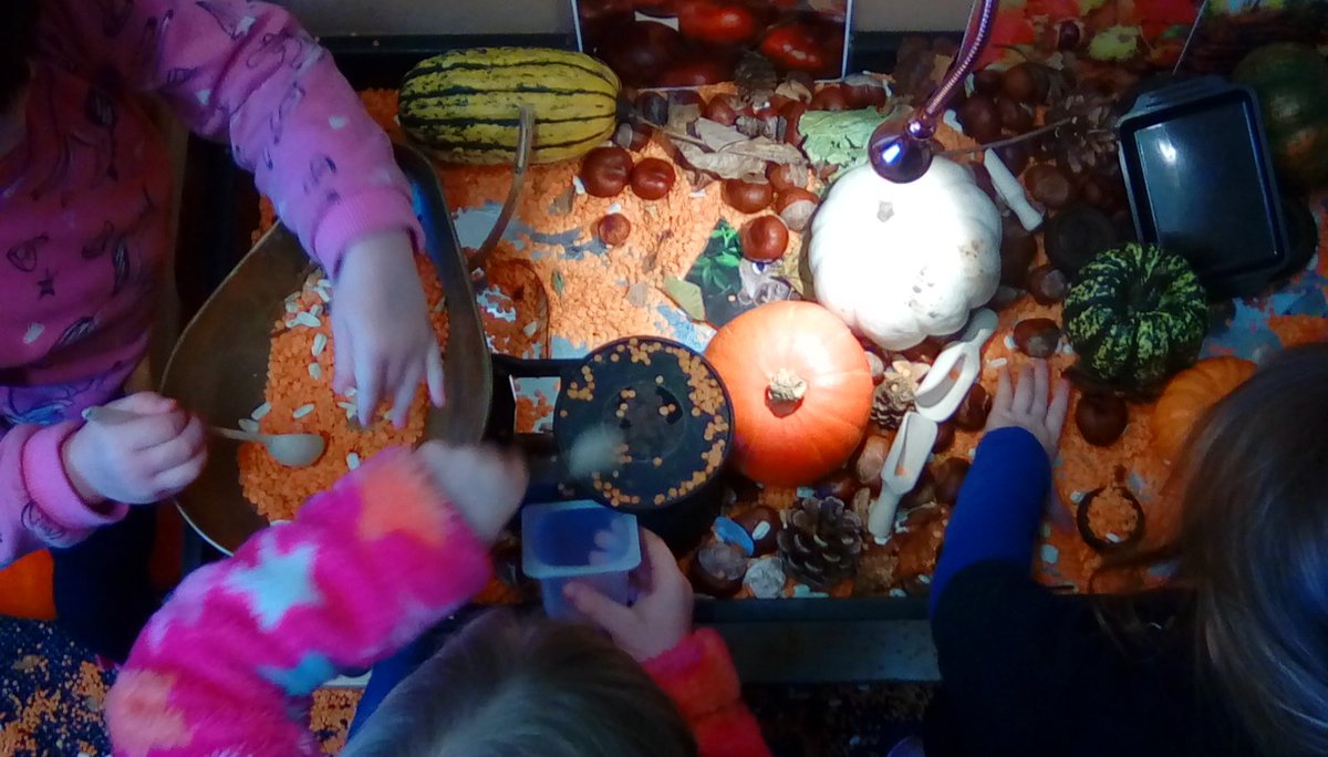 Our 'Explore" table has been a huge hit over the last few weeks. Children have accessed it in a range of ways; from role playing, adding small world characters, talking about heavy and light/big and small and re-telling the story of Pumpkin Soup. 
#eyfs #earlyyears #curiosity