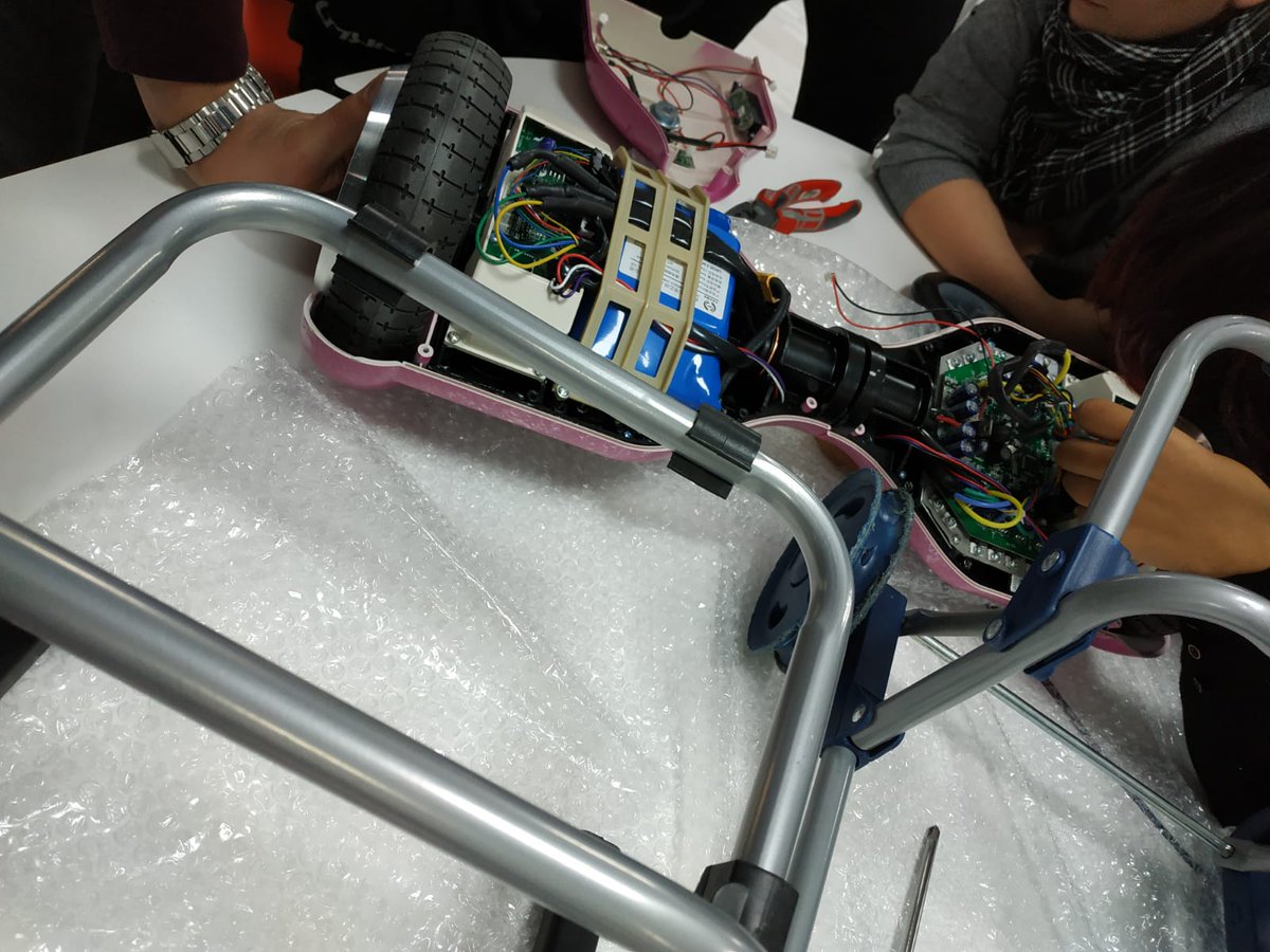 🔨🔧🔨🔧🔨🔧 #karrokit #emprendimiento <a href="/iestomvalmadrid/">IES Tomas y Valiente</a>