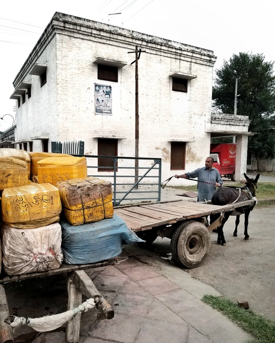 sialkotobserver's tweet photo. Fish containers are ready to be loaded on cart at railway station in #Sialkot, Oct 2018 | https://t.co/Cr2XI1avzY https://t.co/9f11tG6l7V