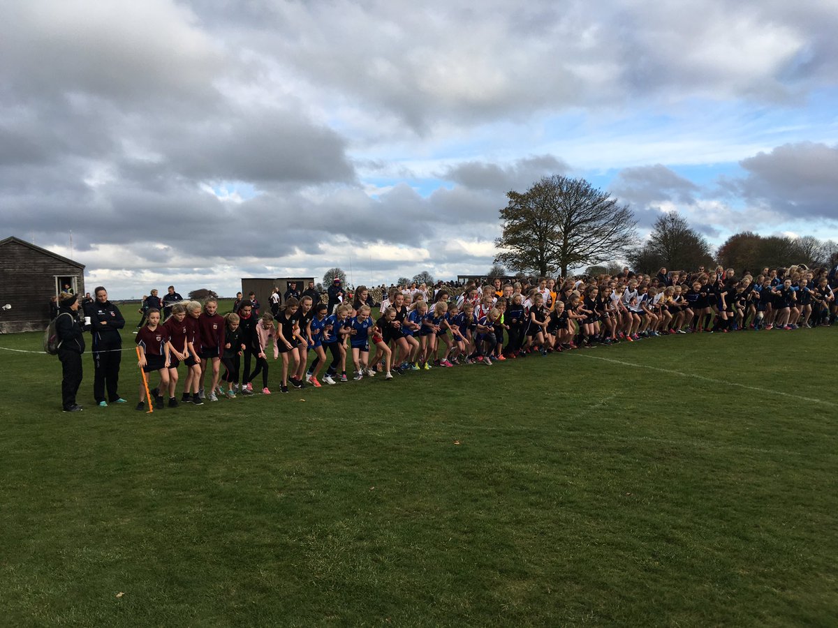 RHSBsport's tweet photo. And they’re off. #BANEScrosscountry Minor Girls... #teamphoto @RoyalHighBath #RHScourage https://t.co/GXCGy9b7vm