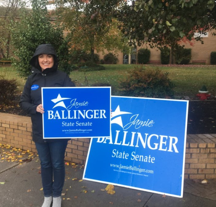 JBforSenate's tweet photo. Jamie is at Farragut High School greeting voters this morning! Stop by and see her as you cast your ballot, she would love to meet you and answer any questions you have. #JBForSenate #GoVoteTN https://t.co/3TbQDA1SPn