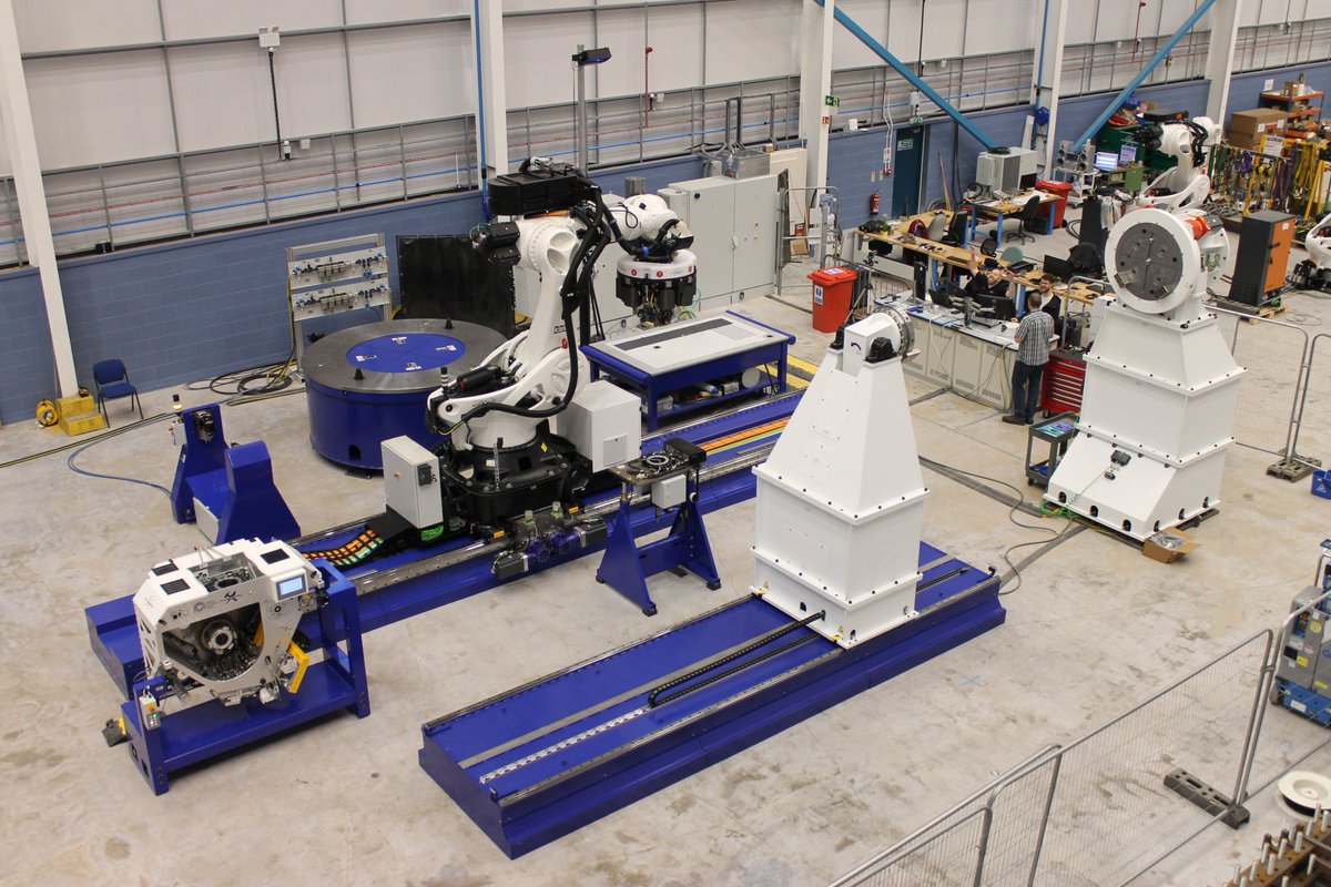 ElectroimpactUK's tweet photo. Our latest iteration of composite deposition cell taking shape. Looking forward to the National Composites Centre  @NCCUKinfo putting it through its paces in 2019. #AFP #ATL #AccurateRobot @ElectroimpactUK @ElectroimpactUS https://t.co/z18MnayVJm