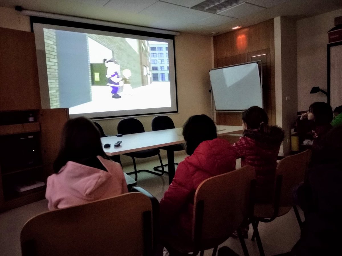 Los chicos y chicas de Pinoduero de <a href="/TudelaDDuero/">Tudela de Duero</a> aprenden sobre incendios, prevención y como es la “casa de los 🚒 “