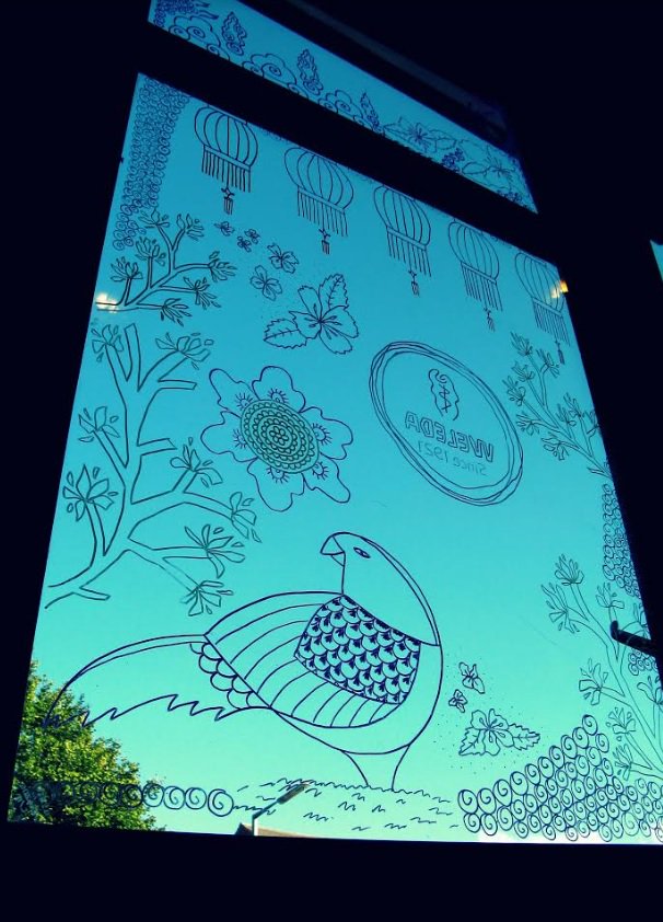 LizzieHobbsArt's tweet photo. Would you like your #Manchester shop or office windows decorating with #patterns for #Christmas? Add a little magic this festive season. Please get in touch! #LiveArt #WindowArt #WindowMurals https://t.co/HWzfNhnWoE