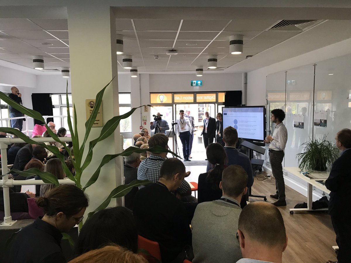 Amazing audience for the first pitch of our #CTO Anthony, at the @SyngentaCropsUK Science &amp; Technology Showcase 
talking about how <a href="/agronomex/">Agronomex</a> prevents and eliminate food wastage at the farm gate by maximising efficiency #agtech #Sustainability #fruitsandveg <a href="/NFUtweets/">National Farmers' Union</a> #efficiency