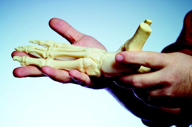 ExplorePodMed's tweet image. A1: A Doctor of Podiatric Medicine (DPM), known also as a podiatric physician and surgeon, is qualified by their education and training to diagnose and treat conditions affecting the foot, ankle and related structures of the leg.  #HPWChat #DiscoverPodiatricMedicine