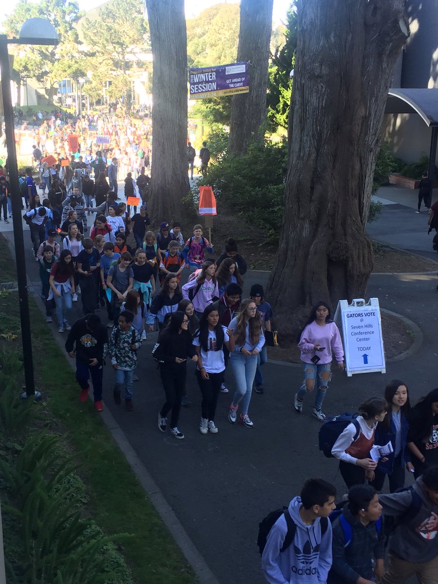 RJNava_SFState's tweet photo. Vote!!!   200 middle school students on campus mobilizing all of us to vote !   Great leadership by these students.   Please vote !! ⁦@SFSU⁩ https://t.co/A5IKLnapFa
