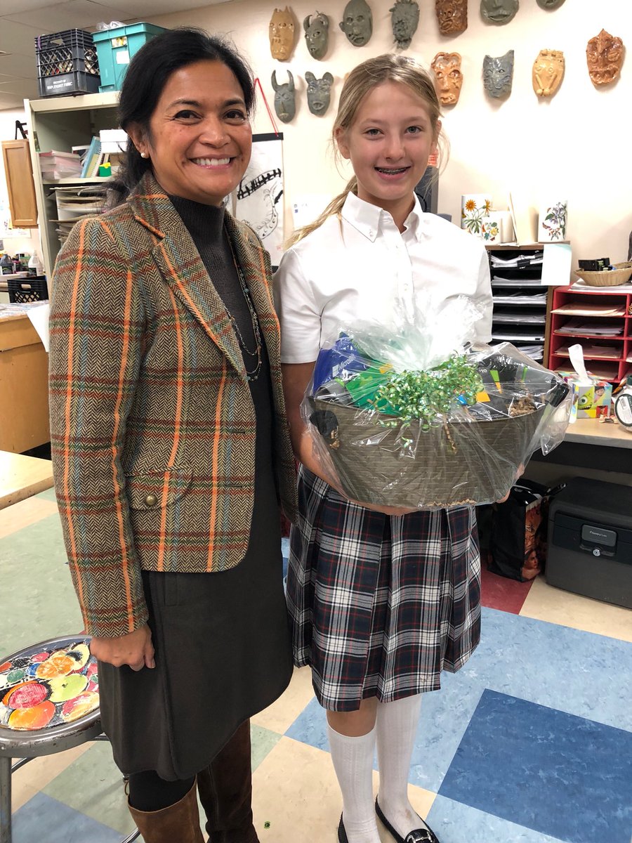 sresdragons's tweet image. Congratulations to Ava for winning the @jacentralind drawing from the #jajobspark career experience. Our school counselor, Mrs. Mariani coordinates our college and career ready curriculum! Thank you @microsoftstore for sponsoring. #grateful #knowledgeandvaluesforalifetime