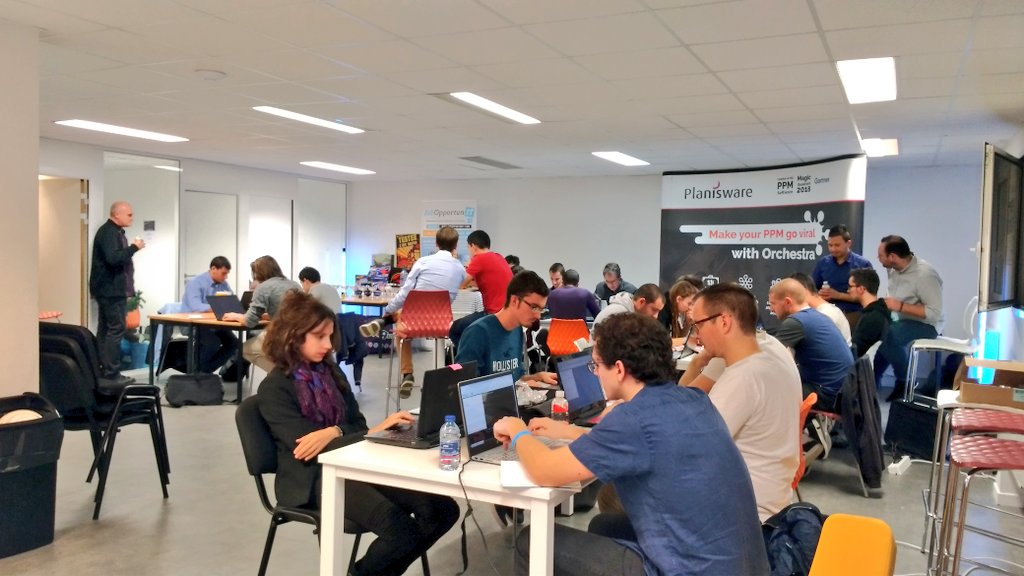 JobOpportunIT_'s tweet image. Et tout d'un coup nos 30 participants ne font plus un bruit... La #BattleDev est parti !!! #CodeContest @TOSACodeContest @OrchestraPPM