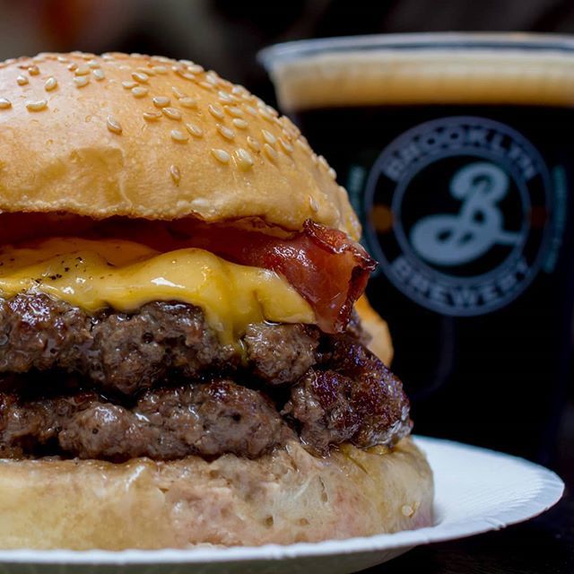 Everyone that joins Bleecker, on their first day get told how important the beef is to our burger. Our blend, from the best butcher, from the best farms. ift.tt/2qwQJTZ