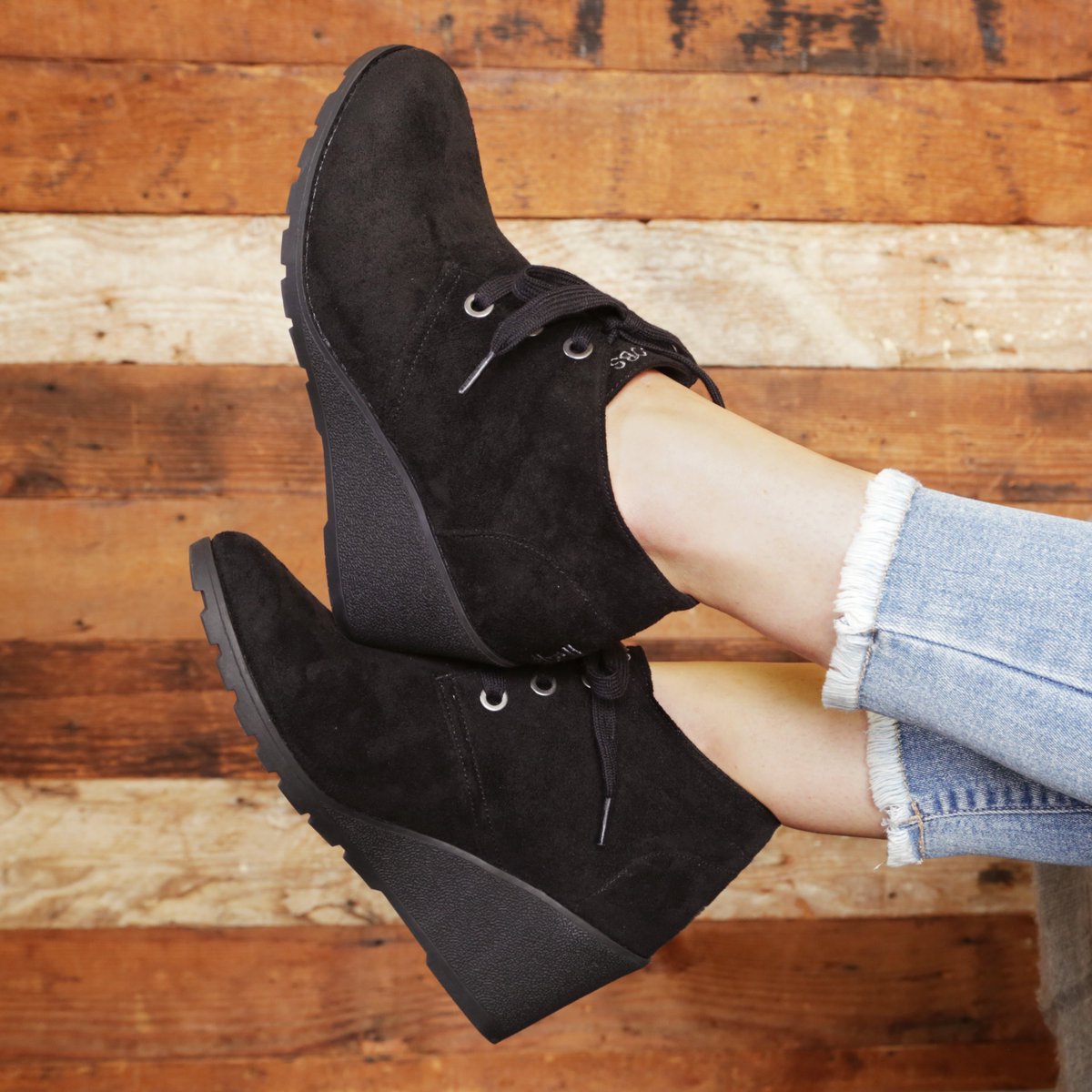 fuerte abuela Embajada BOBS from SKECHERS on Twitter: "The Tumble Weed - Urban Rugged wedges add  the right amount of flair to any outfit. Snag these while you can 😍  https://t.co/EQn4LIr5GC" / Twitter