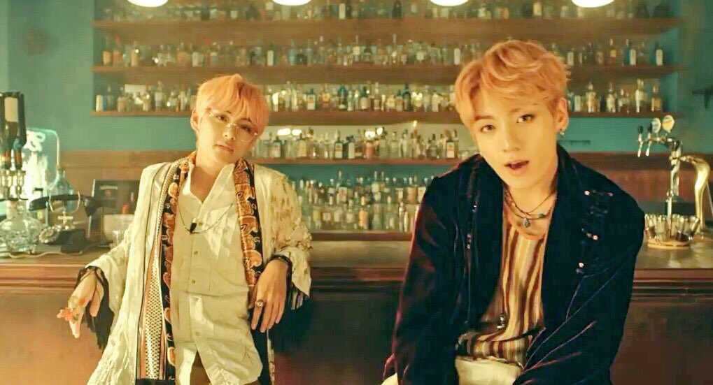 daddygvk's tweet photo. LOOOOK AT THESE MEN https://t.co/fdkGgn7bV1