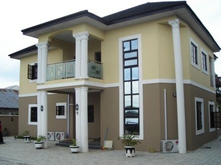 Emmacratic's tweet photo. Welcome!!!
1. In today’s #DesignPolice, what bothers us is why some of our beloved Nigerian Architects excessively use #concrete for no reason. Have you ever seen houses that have #pillars isolated at the edges of the buildings? Please what are they doing there?
 #Emmacratic https://t.co/seq0U4XUO3