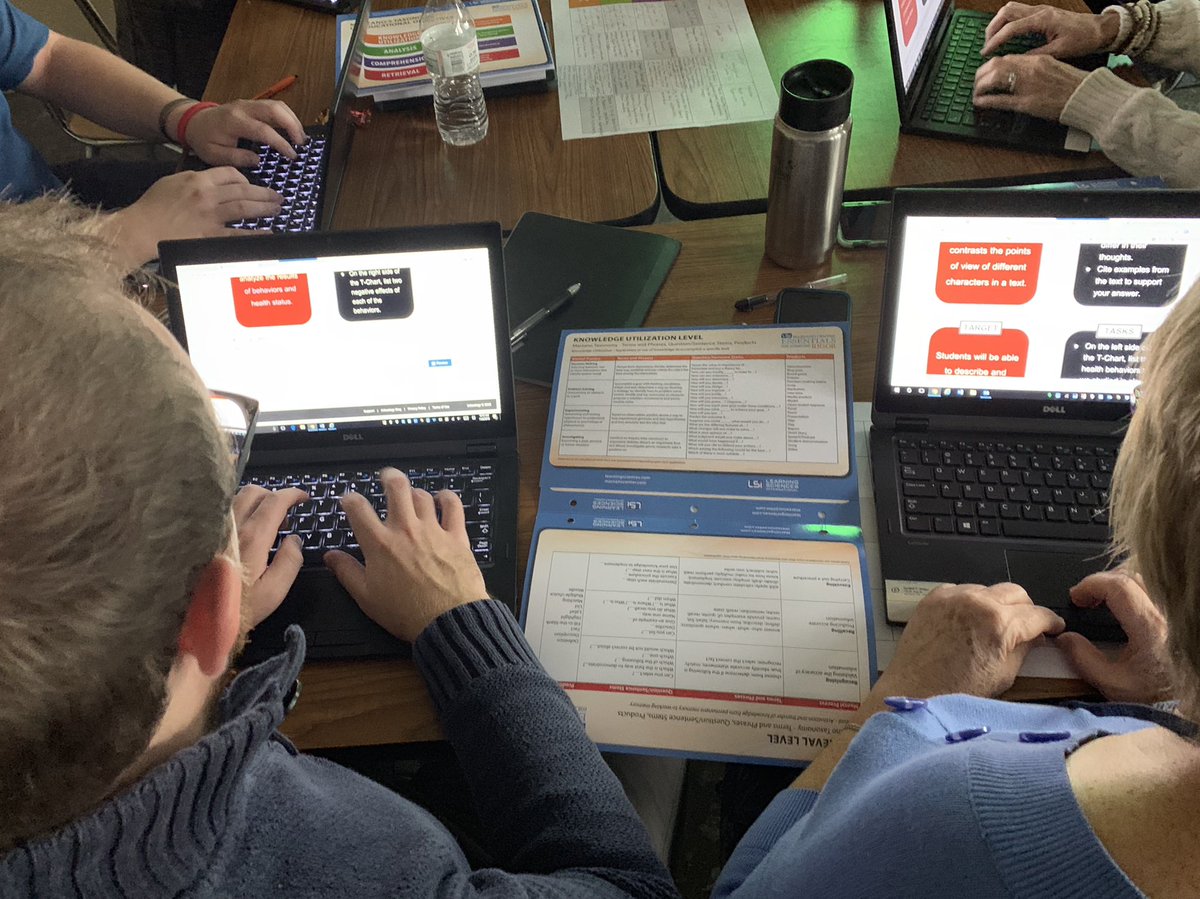 Techieteach11's tweet photo. Checking our learning! #RMSproud #RMselectPD #taxonomy #marzano #targettaskalignment https://t.co/zqpDzOCwFR