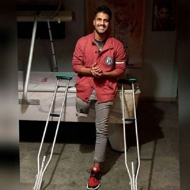 MillennialMedic's tweet photo. Break out of your current limitations - When you want to take control of your life and make the most of everything around you…Keep moving https://t.co/e6i5UKu6c0 #Crutches #Positivity #Inspiration #Quote https://t.co/y28hd2NAsr