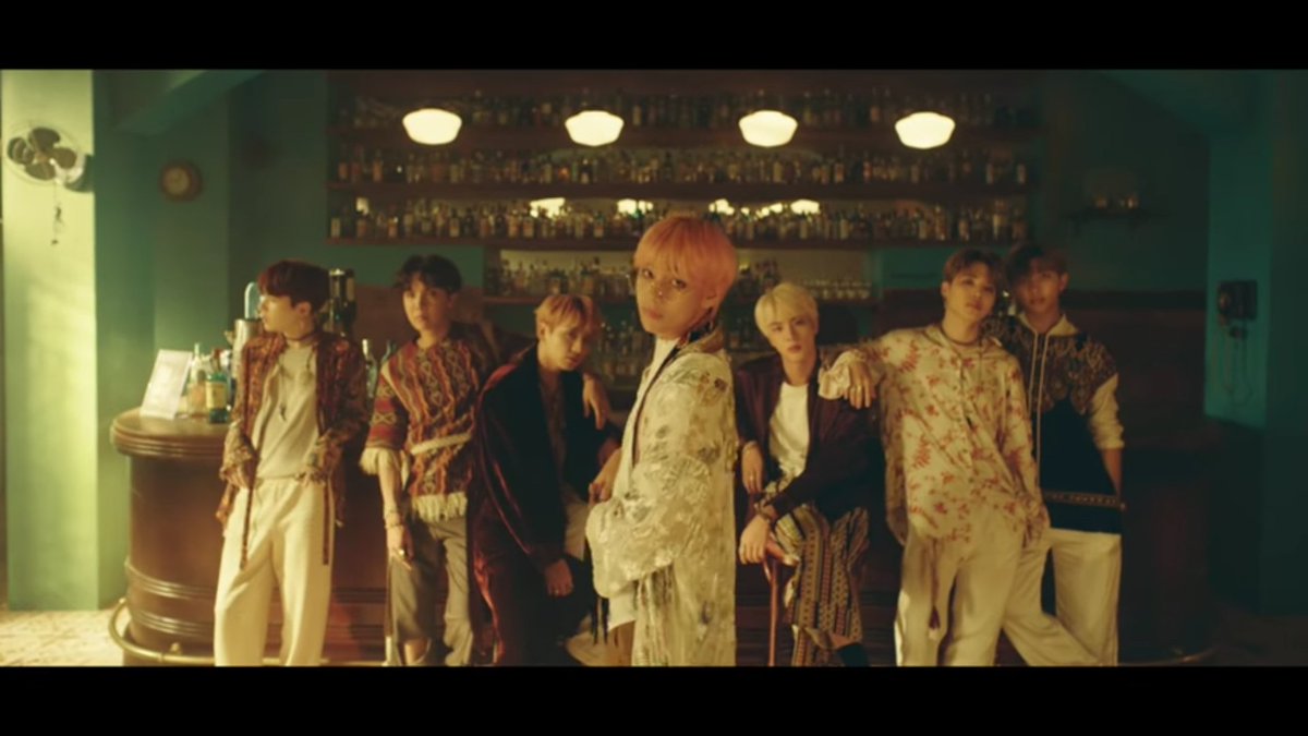 Rated_BTS's tweet photo. Yes, this is sexy and all.. but my latin ass knows that cantinas are only full of old men.
#ImpossibleExpectations https://t.co/pMBf2Y3PUQ