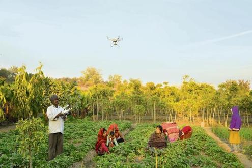FonsecaRachel's tweet photo. To improve weather forecasting for farmers in India, IBM is relying on AI https://t.co/nFz5f0KcNd https://t.co/BCzYRWXOv9