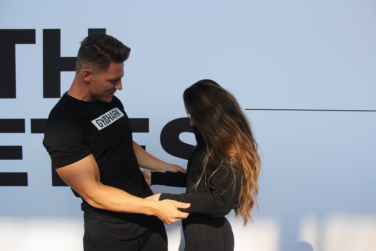 murraysam4's tweet photo. I can't believe I got to meet most of the Gymshark athletes In Toronto!! I left there truly inspired to be the best version of myself and work like crazy to get the outcomes I want to see in my life. @stevecook you are an amazing person, a true inspiration! lets workout! https://t.co/t1uJ0tKP5c
