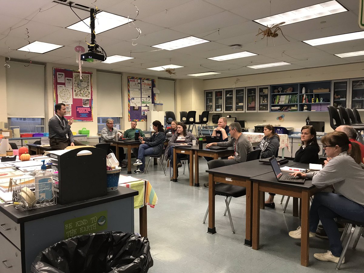 CareyRhodes23's tweet photo. #kvlearning sessions are on a roll! https://t.co/BGatY4utrl