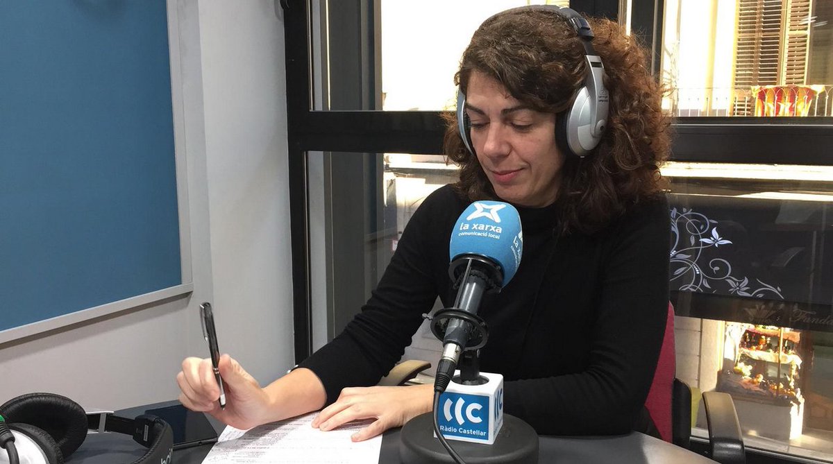 lactual's tweet photo. La castellarenca @DolorsRuizR membre de l'Assemblea de Dones d'ERC, comenta l'actualitat a la tertúlia del @Connectatss Ara mateix, en directe! https://t.co/eHB2QwJoq3
