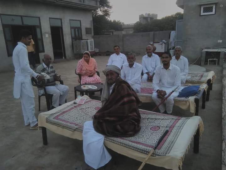 ShabnamGodara's tweet photo. #सम्पर्क_और_संकल्प_अभियान के तहत आज संगरिया विधानसभा क्षेत्र के गांव #केहरवाला और #कुलचंद्र में विभिन्न परिवारों से सम्पर्क कर आगामी विधानसभा चुनाव में कांग्रेस के लि�� समर्थन जुटाया। आमजन राजस्थान में कांग्रेस की सरकार बनाने का मन बना चुका है। @INCIndia @INCRajasthan https://t.co/YKVAeMVT1j