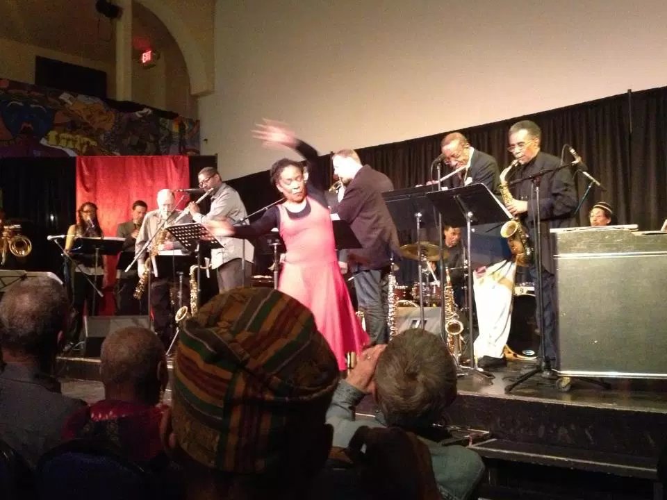 MassArtARC's tweet photo. Free! Paint! Jazz! with #MassArt sparc! the ArtMobile
Saturday, Nov. 10, 7-9:30pm
Bolling Building Auditorium
2300 Washington St. #Roxbury
Come sketch and draw with sparc! the ArtMobile while the #MakandaProject provides an amazing jazz show. @ArtsinBoston @SociedadLatina https://t.co/ym0oJNYsSp