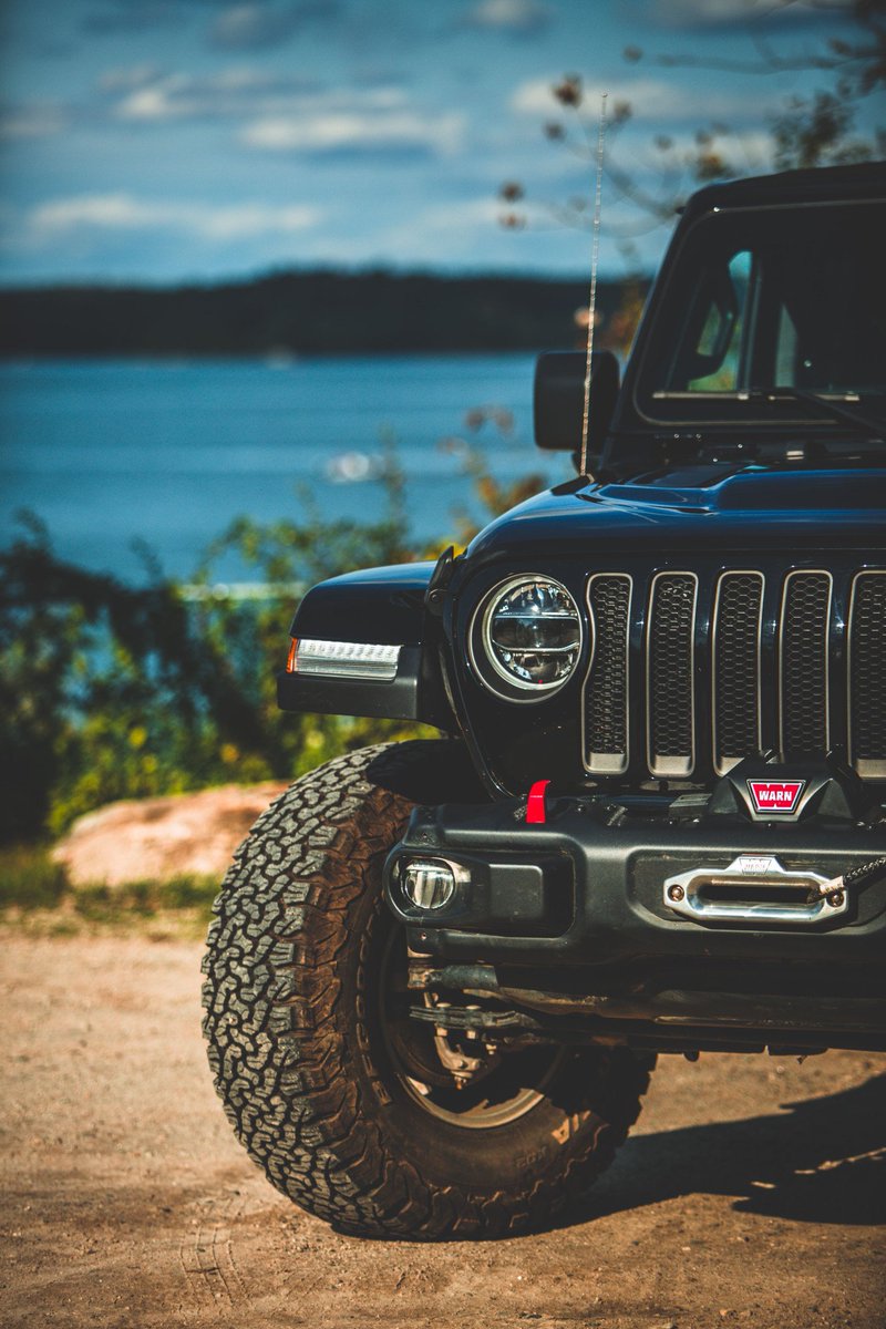 Jeep's tweet image. Power through fall.