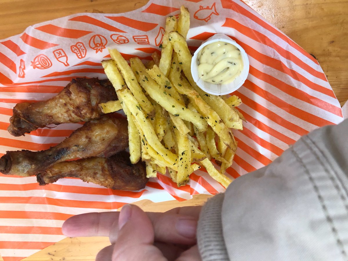 iulia_tweets's tweet image. #websummit this is what I got for 8€ (finger for scale). Now I don’t have to worry about my calorie intake #tinychicken