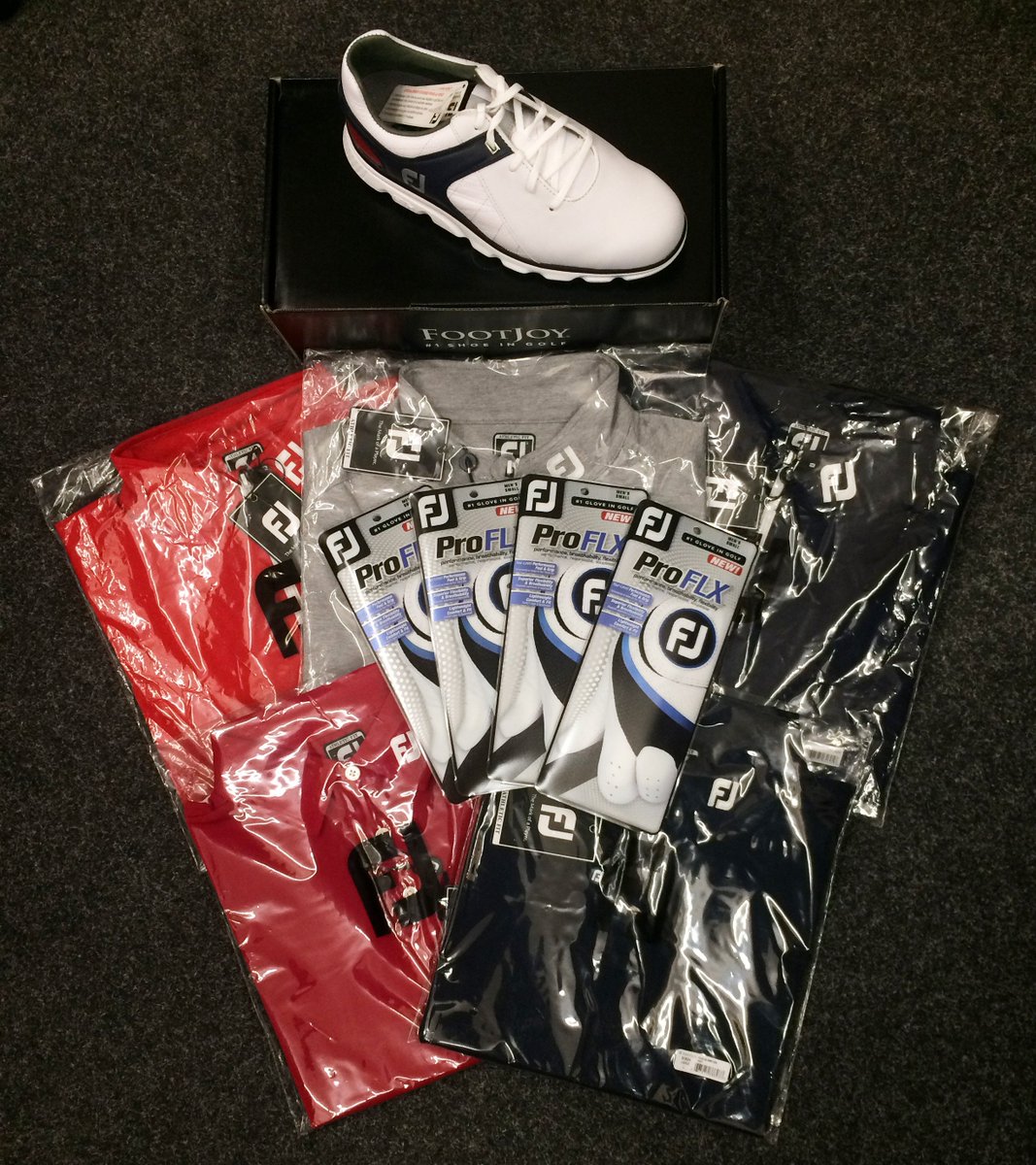 Unbelievable @FootJoy Prize Bundle heading out the door to our latest website prize draw winner 🎉👟🎁

@FootJoyEurope #1ShoeInGolf #ProSL #Competition #PrizeDraw #Golf #GolfGear #FeelTheJoy #1GloveInGolf

Don't miss our latest free to enter competition: snaintongolf.co.uk/page/competiti…