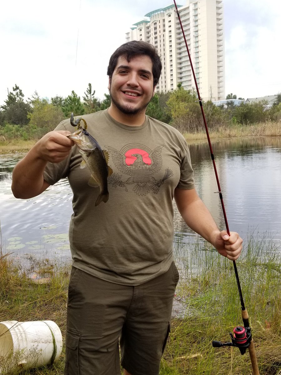 Mzkayc38's tweet photo. My son fishing with his Googan Bait and realing them in @googan_squad @LunkersTV  he is repping you both proudly #BassFishing #GooganBait https://t.co/maPTW8Aka2