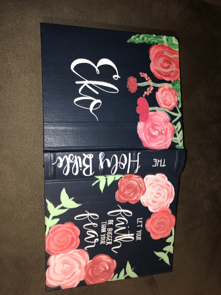 allilynnnnn's tweet photo. 🤩👇🏼PAINTED BIBLES👇🏼🤩 https://t.co/30LygkTcMB