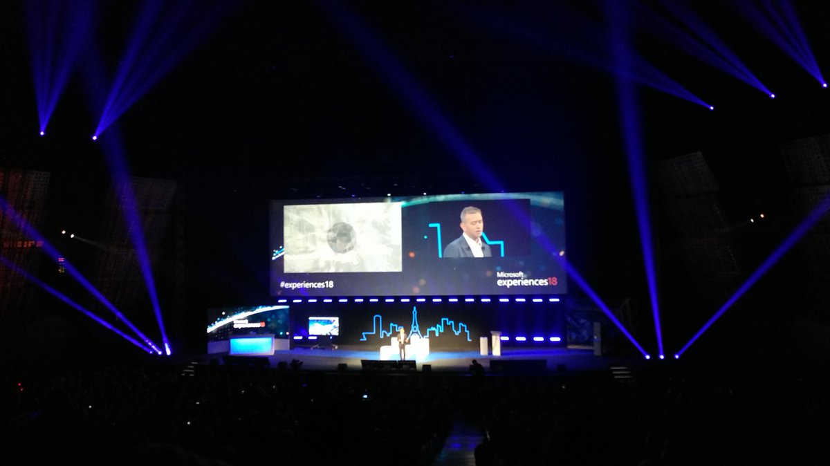 SeB_PLUME's tweet photo. Comme chaque année, la grande messe Microsoft France au palais des congrès, la plénière de ce matin. IA à la fête ! #MicrosoftAI #experiences18 #Microsoft #ConsortNT https://t.co/wYgETCepsX