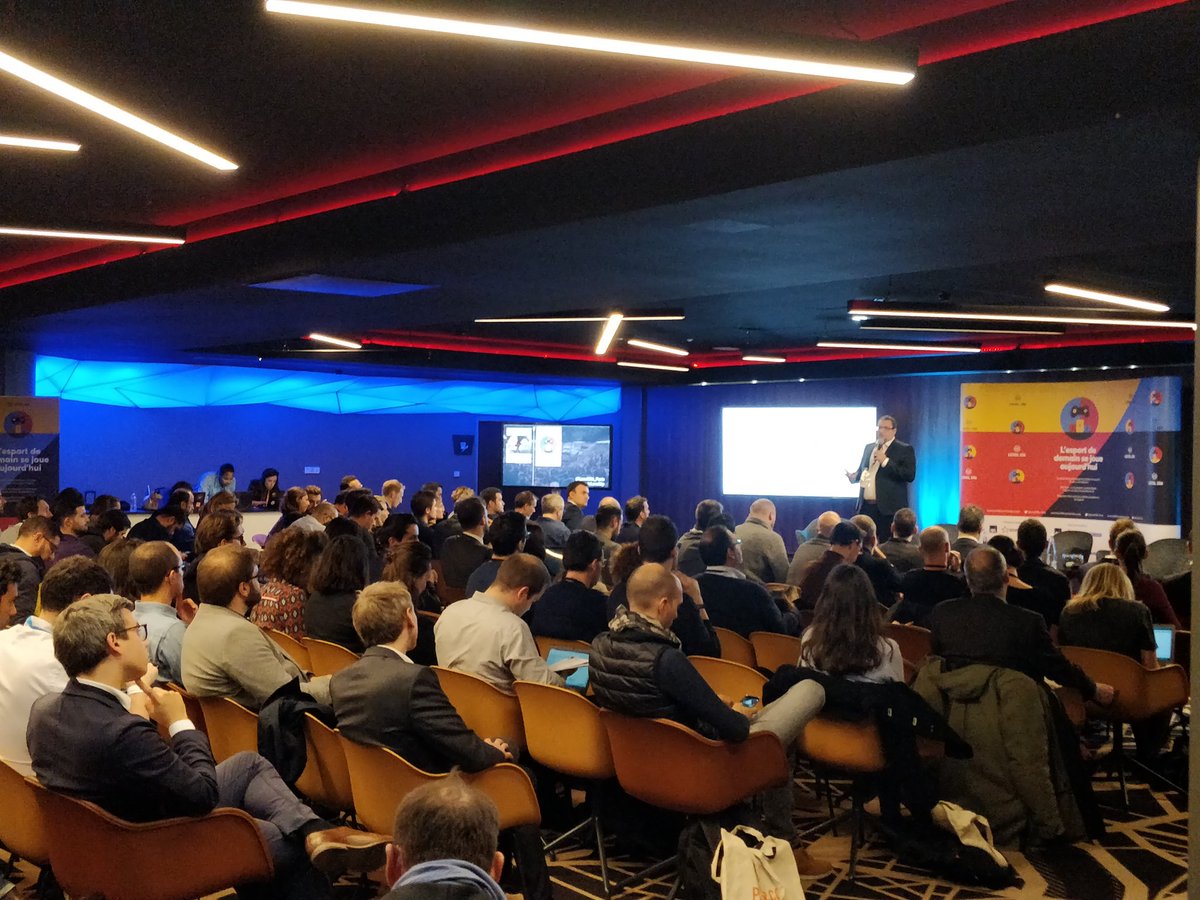 Salle comble pour le lancement de @Level256_Paris, la nouvelle plateforme d'innovation de <a href="/Paris_and_Co/">Paris&Co</a> dédiée à l'#esport #EsportsLevelUp ! Bravo <a href="/B_Perrin_/">tonton26</a>  👏