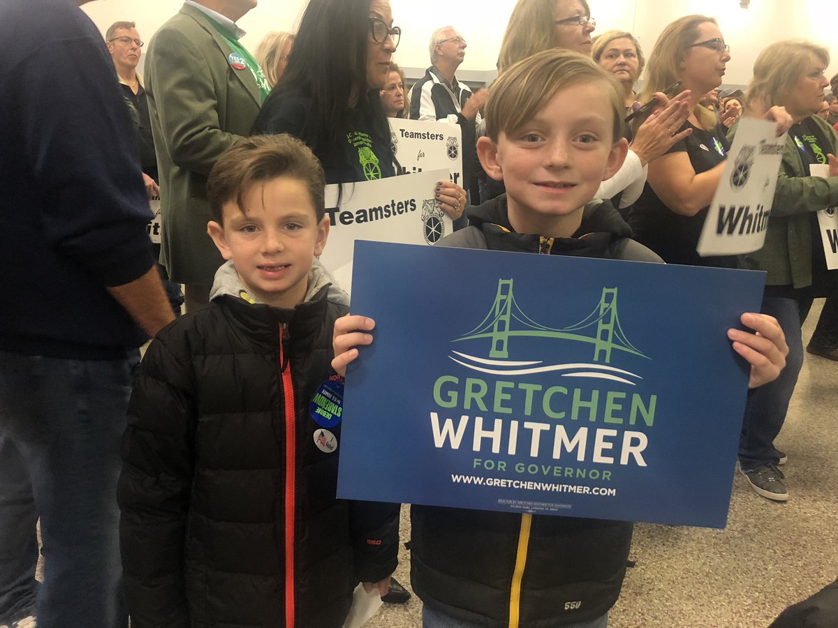 ScottieBarts19's tweet photo. Proud to be in #Flint with @gretchenwhitmer @stabenow @jimananich @dankildee & @dananessel! ๐ช๐๐
#TeamWhitmer #WeGoToWork #WinWithWhitmer https://t.co/W93FPpturK