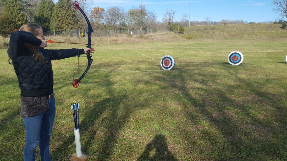 HoernkeMark's tweet photo. PHS students practicing archery skills within their Outdoor Adventure PE class.  #poynettepride https://t.co/Y8iETMj6GR